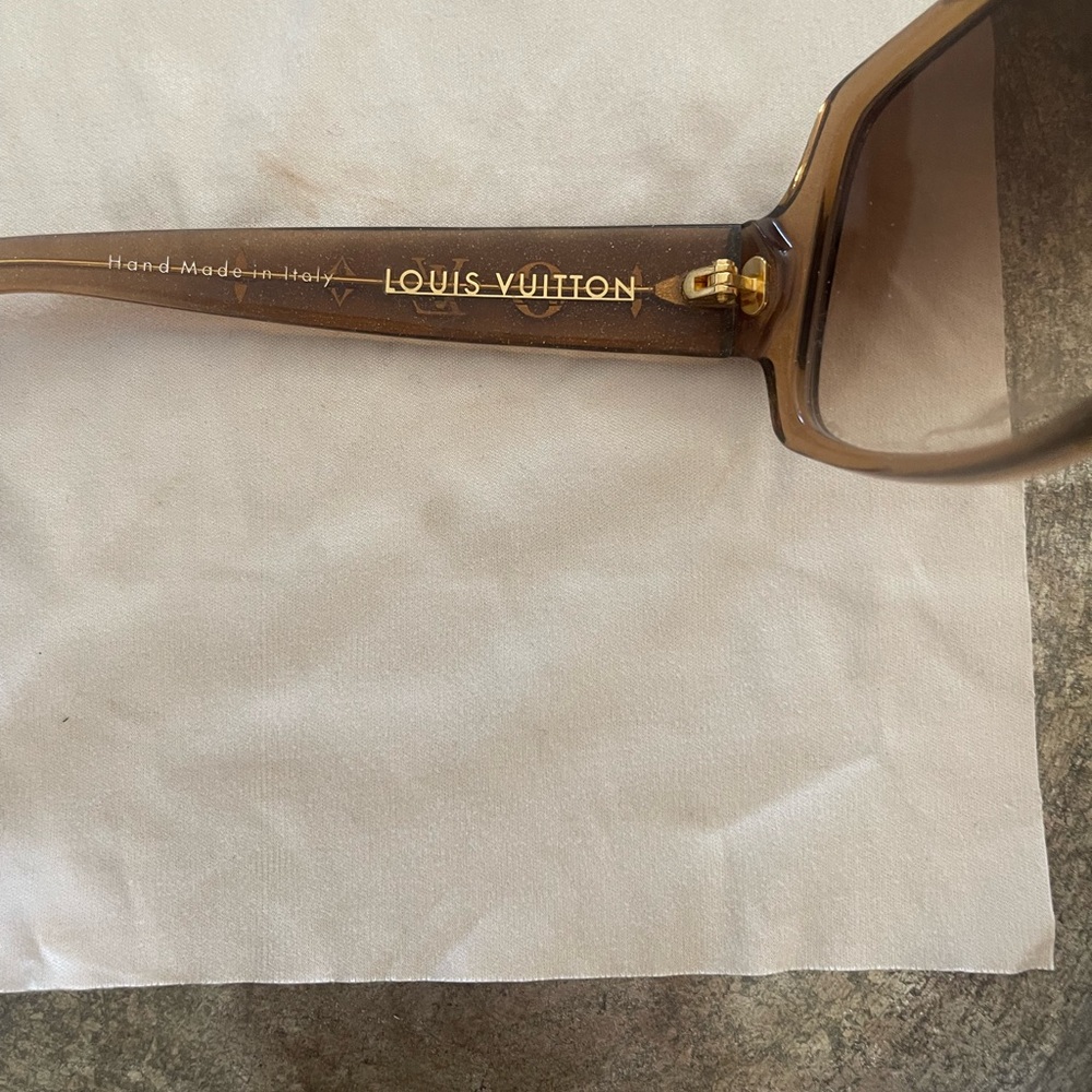 VINTAGE Louis Vuitton Brown Sunglasses - Picture 11 of 15